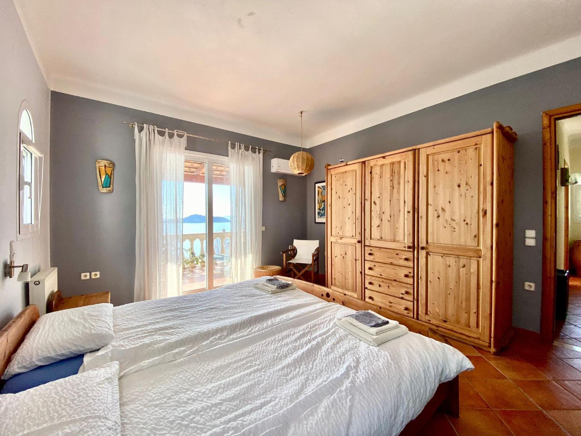 Apartment Plaka Afionas