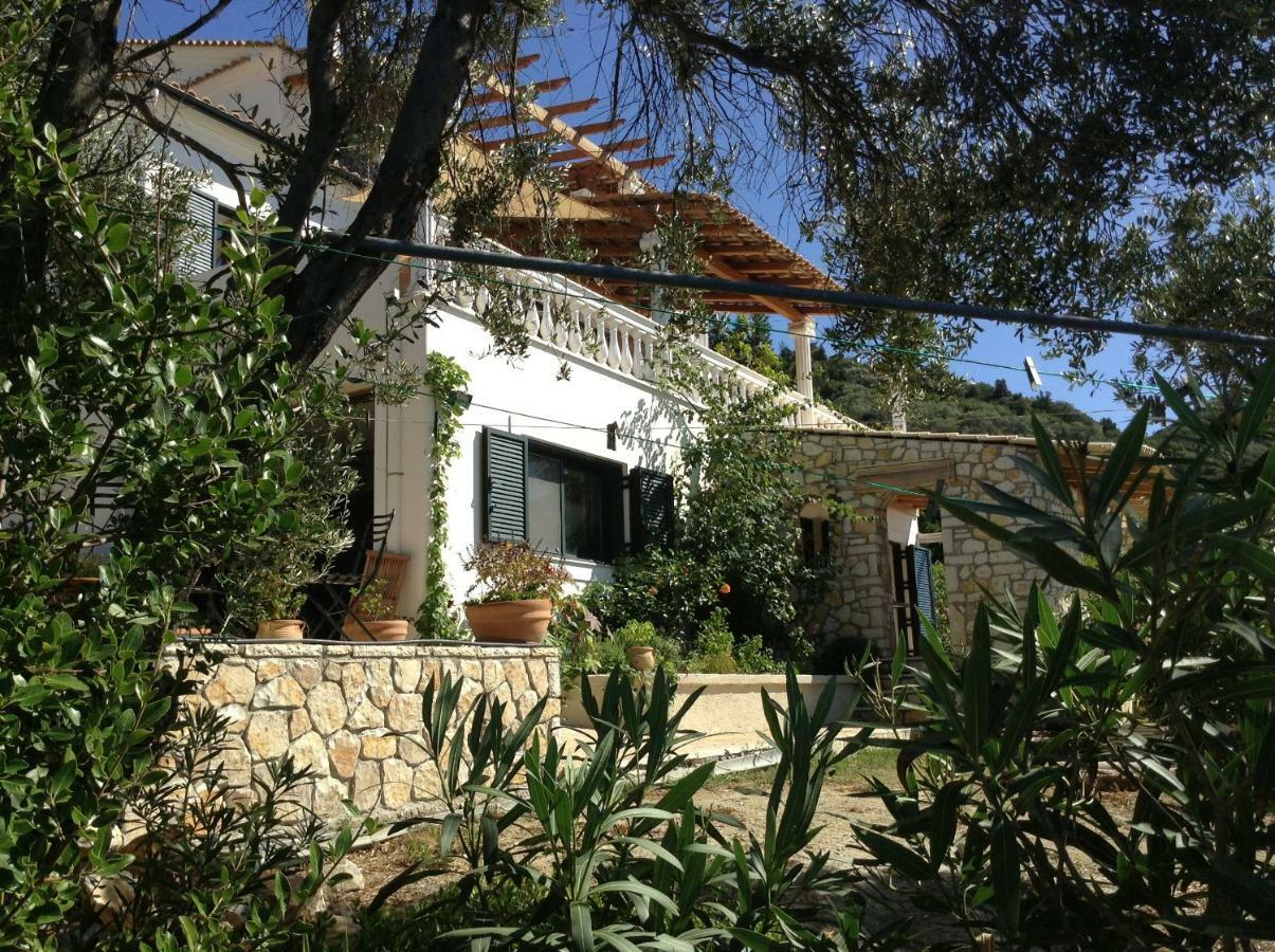Plaka Apartment